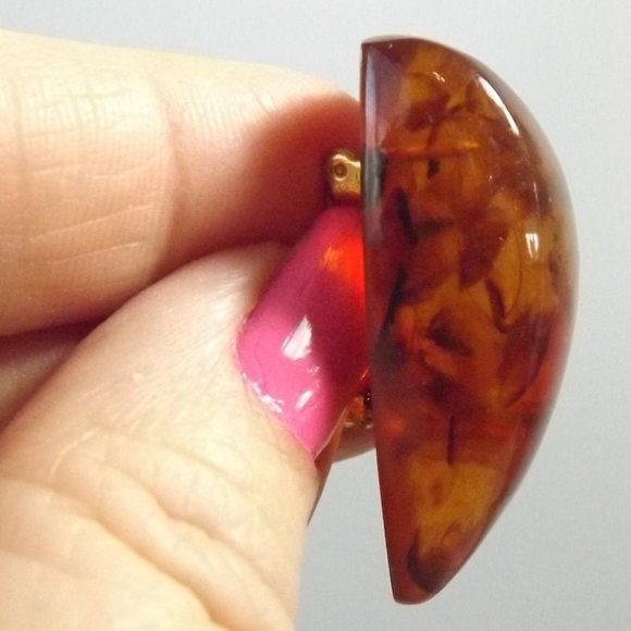 One-of-a-Kind Vintage Amber Brooch with Occlusions - Picture 9 of 10